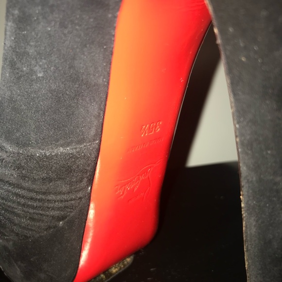 Christian louboutin- black suede velour twist pump - Picture 3 of 8